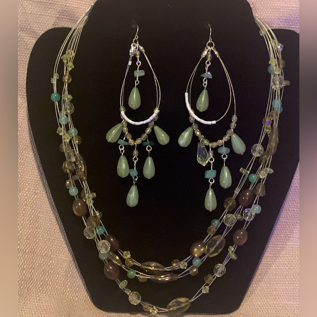 Vintage Lot Of Green Beaded Necklace Earrings Body Central Boho Bohemian